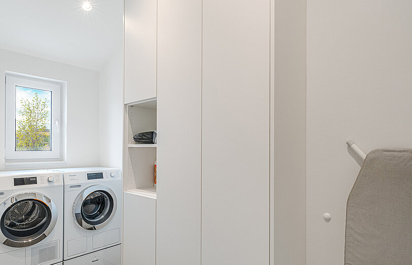 Schlichter Einbauschrank nach Maß für den Hauswirtschaftsraum
