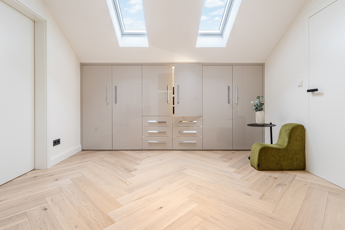 Drempelschrank nach Maß