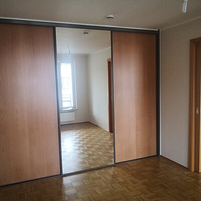 Sehr geehrter Herr Bieniek, ich war mit der Geschäftsverbindung zu Ihnen im höchsten Maß zufrieden, so dass ich Ihr Unternehmen mit gutem Gewissen weiterhin empfehlen werde, weil ich von der hohen Qualität Ihrer Produkte, wie auch von Ihrer ausgezeichneten Arbeitsausführung, völlig überzeugt bin. Mit freundlichen Grüßen, Karl L. Banyay